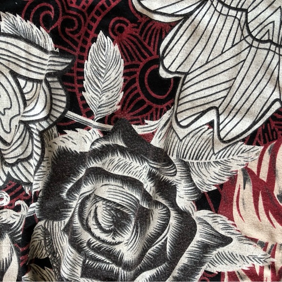 Short “Smash” dress size US small. Black and red design - Picture 2 of 6